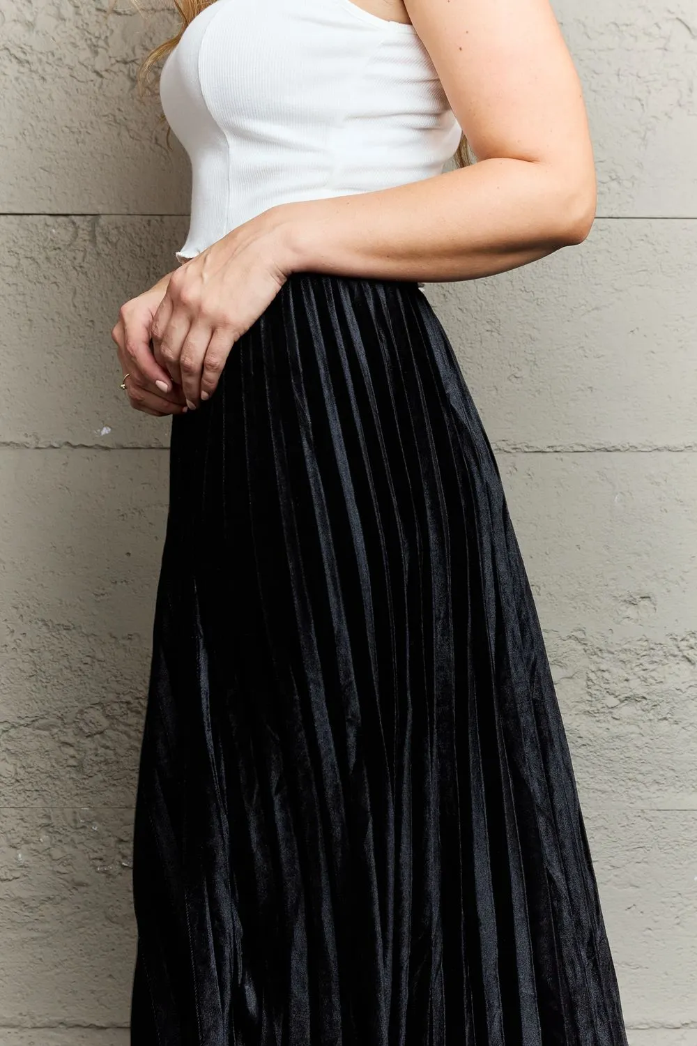 Black Shimmer | Pleated Flowy Midi Skirt | Rubies   Lace