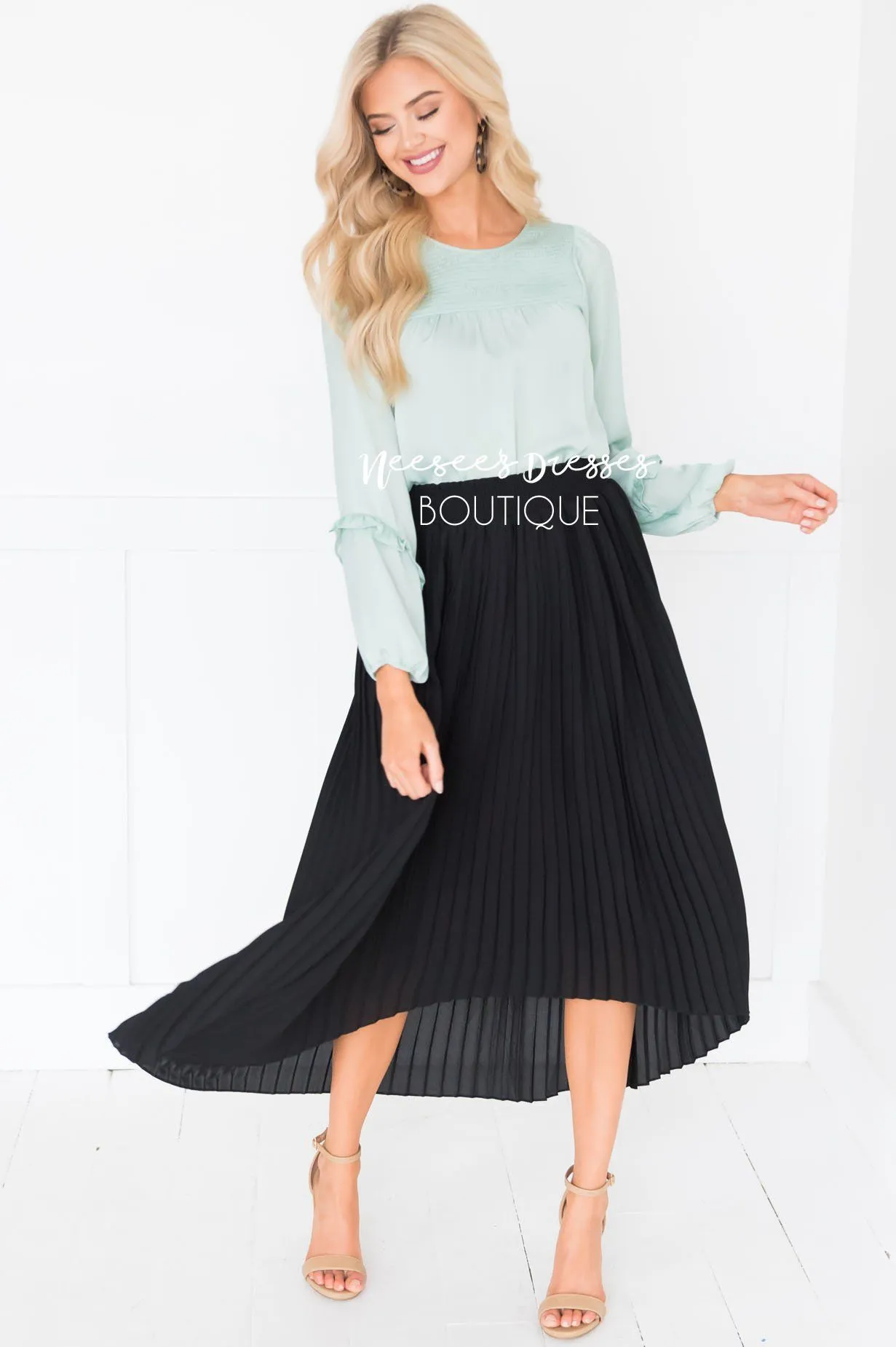 Wondrous Pleat Skirt